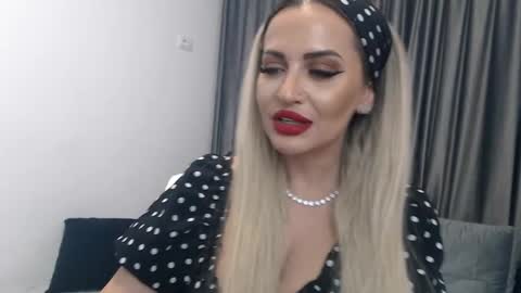 Snapshot of lovelyblondyxxx chatting on March 2025 12:33:02 AM PrAllinXXXa online show from March 2025 12:33:02 AM