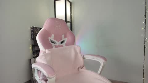 lovelycaroll online show from December 2024 09:19:02 AM