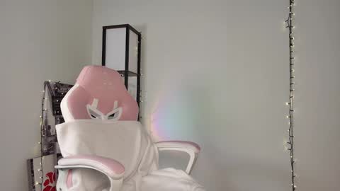 lovelycaroll online show from February 2025 09:22:01 AM