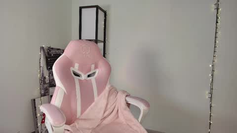 lovelycaroll online show from February 2025 09:30:02 AM