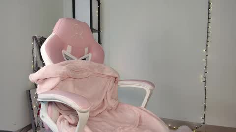 lovelycaroll online show from February 2025 11:28:01 AM