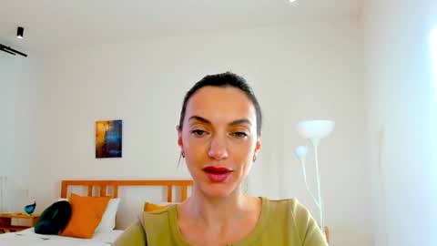 Mia online show from December 2024 06:13:02 AM