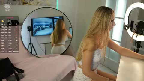lovelygracee online show from June 2026 03:02:01 PM