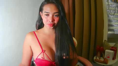 Snapshot of lovelykayleexx chatting on January 2026 07:13:01 AM ara online show from January 2026 07:13:01 AM