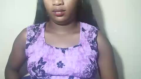 Snapshot of lovelylarra chatting on April 2026 08:47:01 PM lovelylarra online show from April 2026 08:47:01 PM