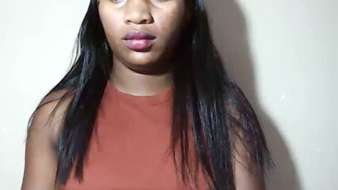Snapshot of lovelylarra chatting on April 2026 08:07:01 AM lovelylarra online show from April 2026 08:07:01 AM