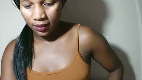 Snapshot of lovelylarra chatting on May 2026 09:25:01 AM lovelylarra online show from May 2026 09:25:01 AM