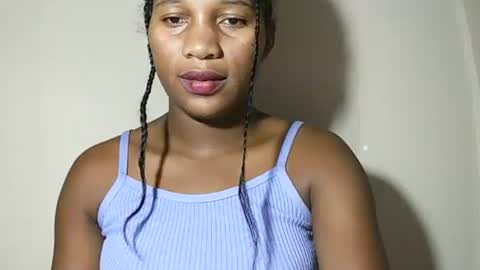 Snapshot of lovelylarra chatting on May 2026 11:00:01 PM lovelylarra online show from May 2026 11:00:01 PM