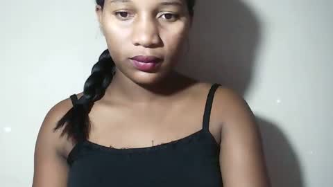 Snapshot of lovelylarra chatting on May 2026 06:52:01 AM lovelylarra online show from May 2026 06:52:01 AM