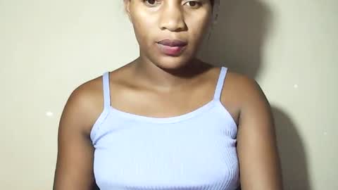 Snapshot of lovelylarra chatting on May 2026 11:42:02 AM lovelylarra online show from May 2026 11:42:02 AM