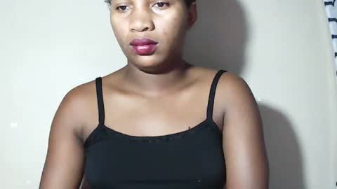 Snapshot of lovelylarra chatting on May 2026 06:44:02 AM lovelylarra online show from May 2026 06:44:02 AM