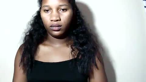 lovelylarra online show from May 2026 08:51:01 PM