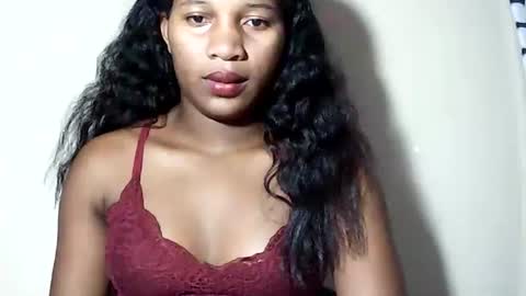 lovelylarra online show from June 2026 06:52:01 PM