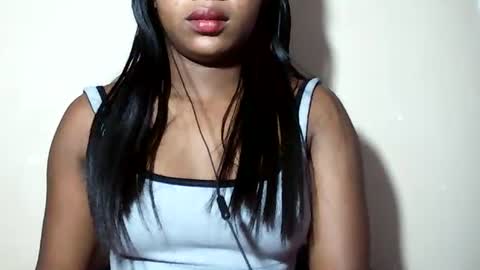 lovelylarra online show from July 2026 07:27:01 PM