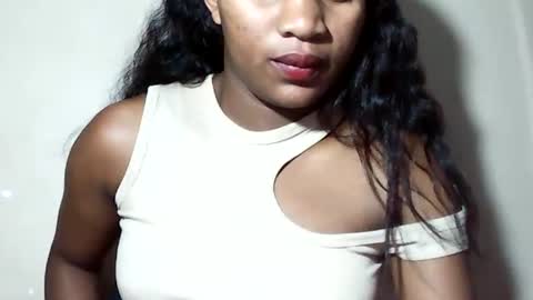 lovelylarra online show from July 2026 08:03:02 PM