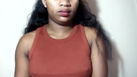 lovelylarra online show from July 2026 10:02:01 AM