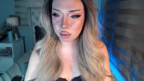 Rebeca online show from December 2025 05:18:02 PM