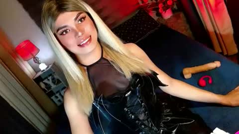 Snapshot of lovelymiss_shyna11 chatting on October 2025 08:03:01 AM lovelymiss_shyna11 online show from October 2025 08:03:01 AM