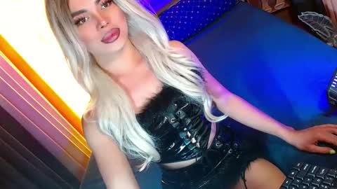 Snapshot of lovelymiss_shyna11 chatting on March 2026 09:27:01 AM lovelymiss_shyna11 online show from March 2026 09:27:01 AM
