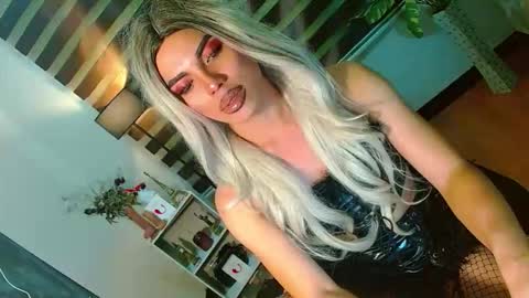 lovelymiss_shyna11 online show from April 2026 08:50:01 PM