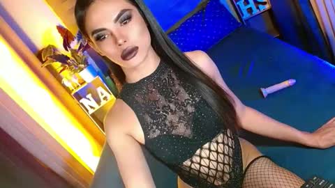 lovelymiss_shyna11 online show from June 2026 04:05:02 PM