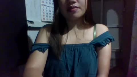 Snapshot of lovelymocha27 chatting on December 2024 11:57:02 AM lovelymocha27s online show from December 2024 11:57:02 AM