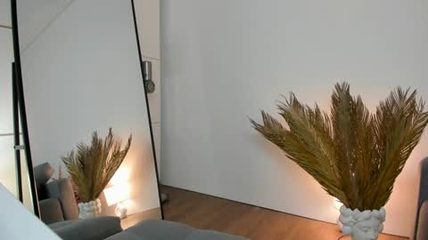 kim online show from February 2025 05:03:02 PM