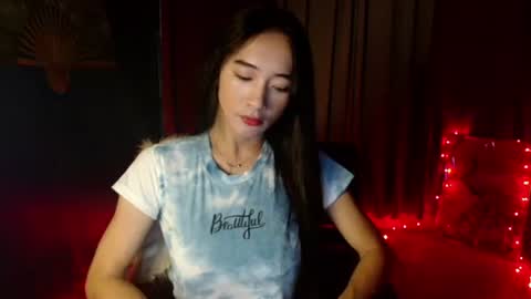 Snapshot of lovelypetite143 chatting on February 2026 04:07:01 AM lovelypetite143 online show from February 2026 04:07:01 AM