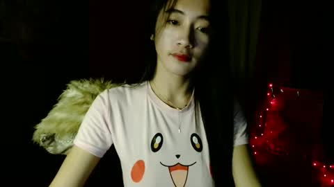 Snapshot of lovelypetite143 chatting on February 2026 10:03:02 AM lovelypetite143 online show from February 2026 10:03:02 AM