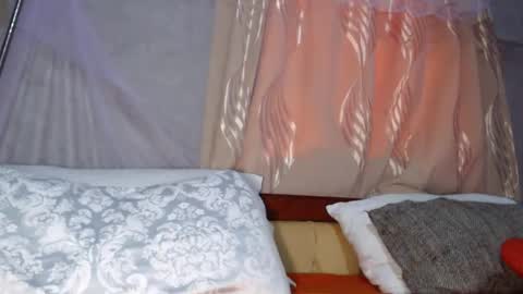 Snapshot of lovelythighs54 chatting on December 2024 05:44:01 AM miss fancy louis online show from December 2024 05:44:01 AM