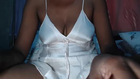 Snapshot of lovelythighs54 chatting on February 2025 05:31:01 AM miss fancy louis online show from February 2025 05:31:01 AM