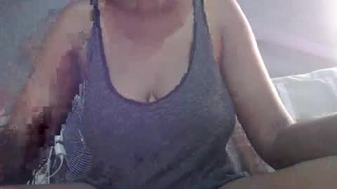 Snapshot of lovelythighs54 chatting on September 2025 11:32:01 AM miss fancy louis online show from September 2025 11:32:01 AM