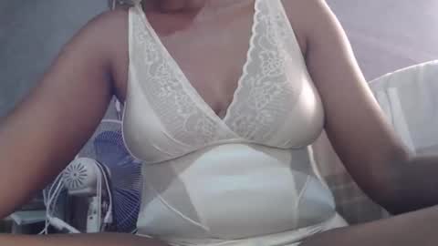 Snapshot of lovelythighs54 chatting on September 2025 10:31:02 AM miss fancy louis online show from September 2025 10:31:02 AM