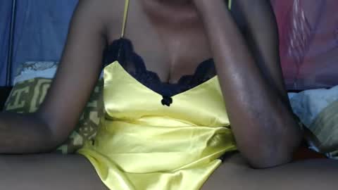 Snapshot of lovelythighs54 chatting on February 2026 05:47:02 AM miss fancy louis online show from February 2026 05:47:02 AM