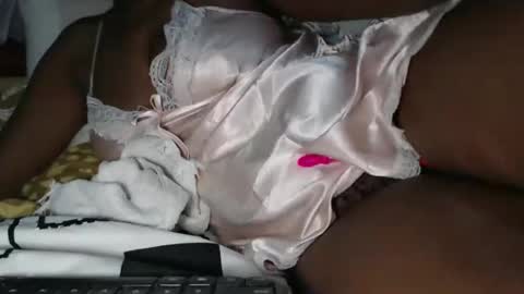 Snapshot of lovelythighs54 chatting on March 2026 07:15:01 AM miss fancy louis online show from March 2026 07:15:01 AM