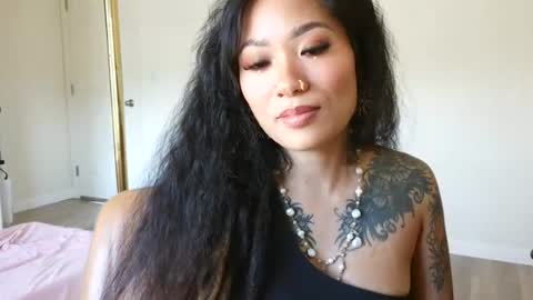 lovelyxmacii online show from June 2026 12:19:01 AM