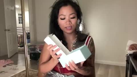 lovelyxmacii online show from June 2026 03:31:02 AM