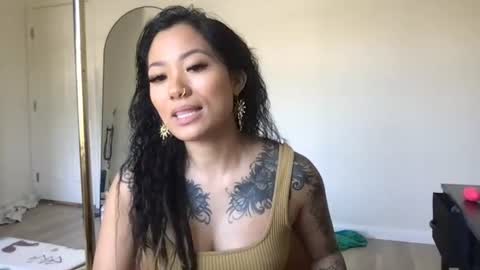 lovelyxmacii online show from June 2026 08:29:02 PM