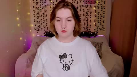 Snapshot of lovelyy_julia chatting on December 2025 06:53:01 AM Julia online show from December 2025 06:53:01 AM