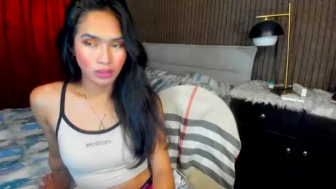 Snapshot of lovemarie19x chatting on January 2025 03:47:02 AM pauleen online show from January 2025 03:47:02 AM