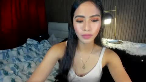 Snapshot of lovemarie19x chatting on February 2025 03:13:01 AM pauleen online show from February 2025 03:13:01 AM