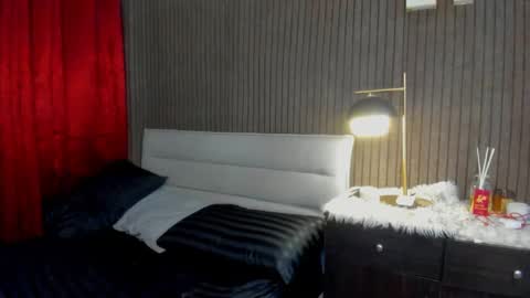 Snapshot of lovemarie19x chatting on February 2025 04:03:02 AM pauleen online show from February 2025 04:03:02 AM