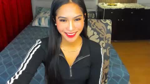 Snapshot of lovemarie19x chatting on September 2025 05:02:02 AM pauleen online show from September 2025 05:02:02 AM