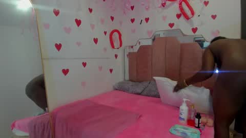 L O V E  online show from February 2025 12:16:02 PM