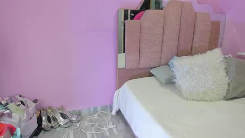 L O V E  online show from September 2025 11:57:01 AM