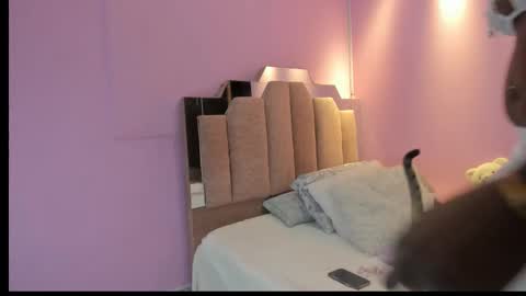 L O V E  online show from September 2025 11:58:01 AM