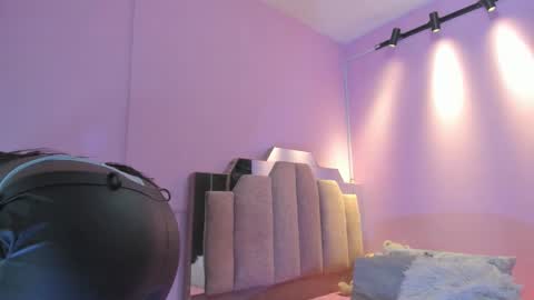 L O V E  online show from December 2025 11:59:01 AM