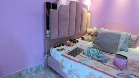 L O V E  online show from January 2026 11:56:01 AM