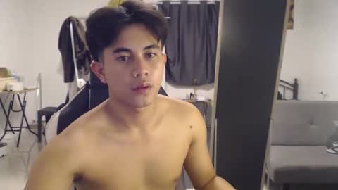 Snapshot of loverboyph04 chatting on September 2025 07:18:02 AM loverboyph04 online show from September 2025 07:18:02 AM