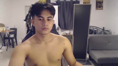 Snapshot of loverboyph04 chatting on September 2025 04:27:01 AM loverboyph04 online show from September 2025 04:27:01 AM